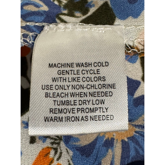 Women's LOVE X DESIGN Floral Print keyhole smocked neck Blouse M White Blue - Picture 6 of 7